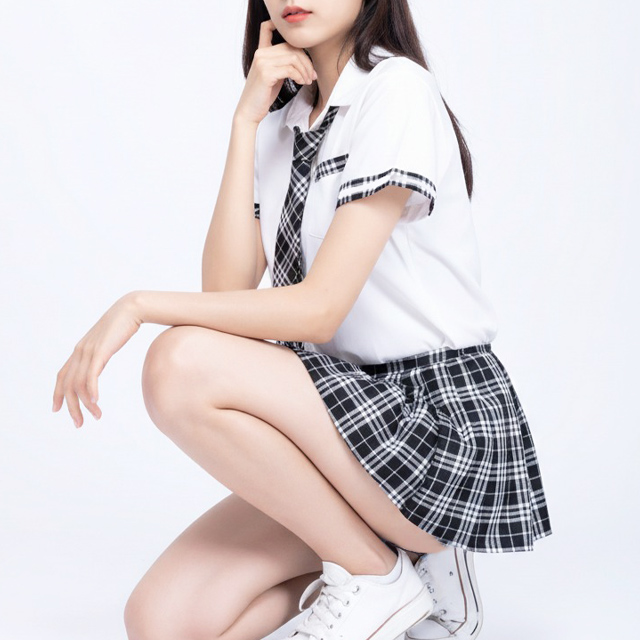 チェックスカートでつくる姉系トラッドスクール制服のサンプル画像